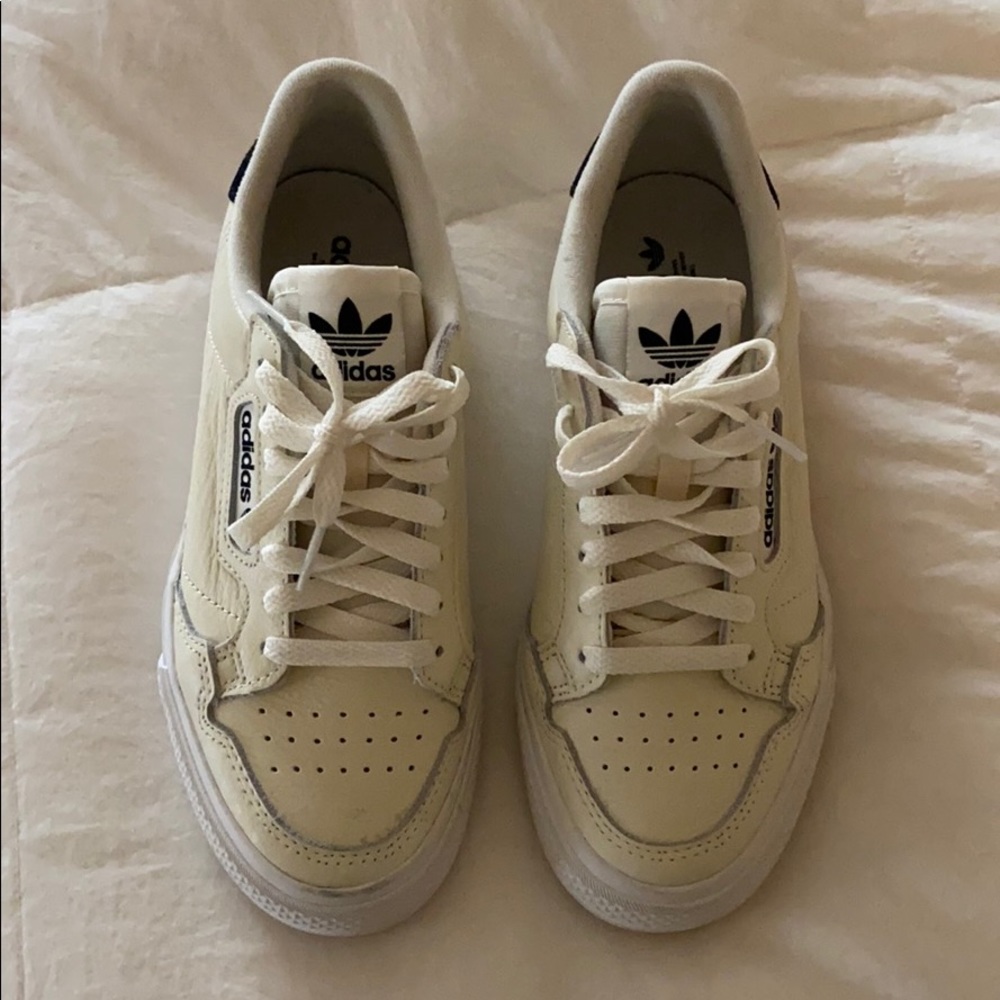 CONTINENTAL VULC SHOES
OFF WHITE / CORE BLACK